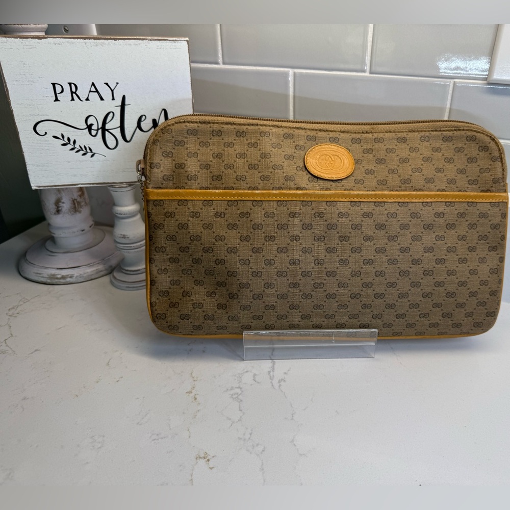 Micro GG Gucci Clutch